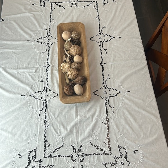 Vintage European Linen Embroidery Cutwork Table Cloth 93” x 126” - Picture 4 of 16